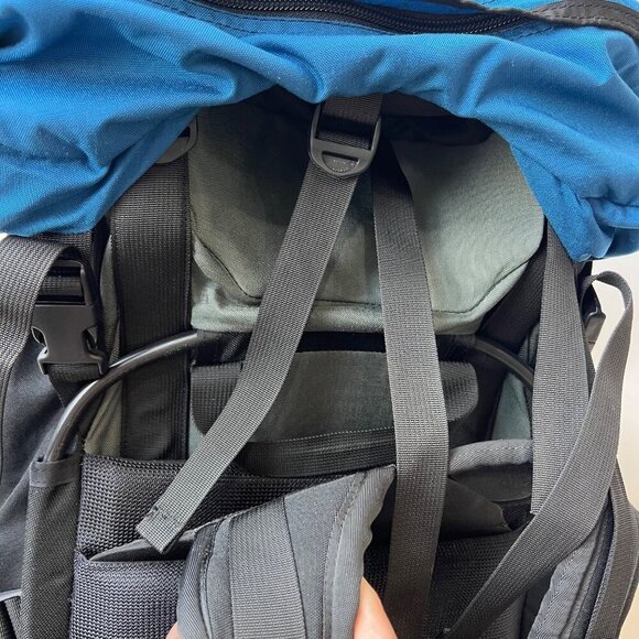 Osprey Vector 2 Backpack - Women’s S(Torso) / M(Hip Belt) - Picture 7 of 16